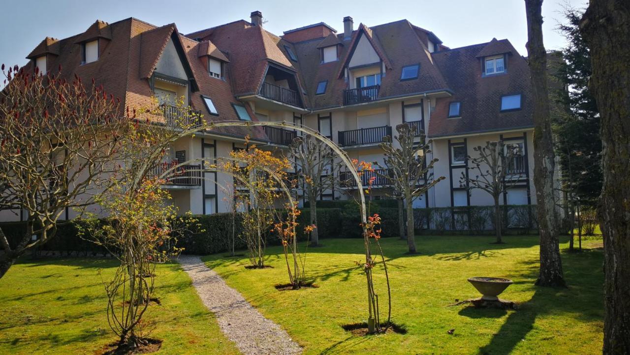 Charmant 2 Pieces A 5 Mn A Pied De La Mer Cabourg Exterior photo