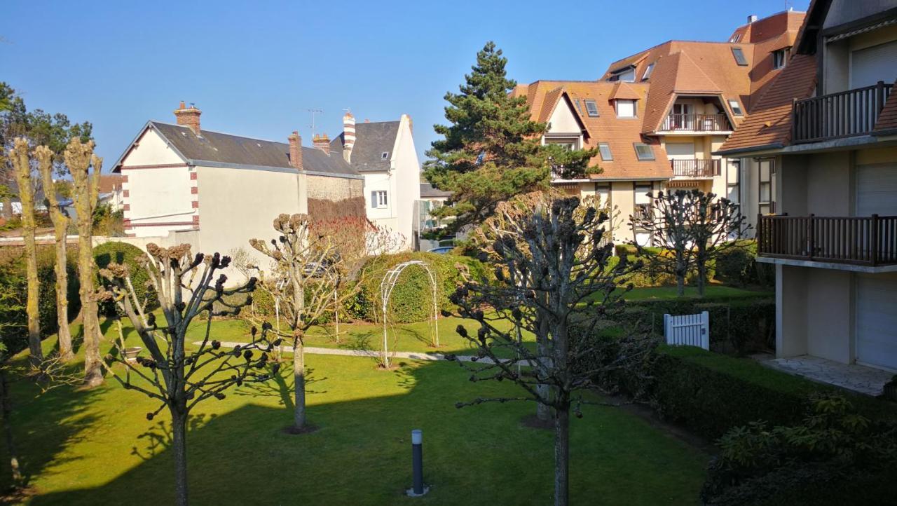 Charmant 2 Pieces A 5 Mn A Pied De La Mer Cabourg Exterior photo